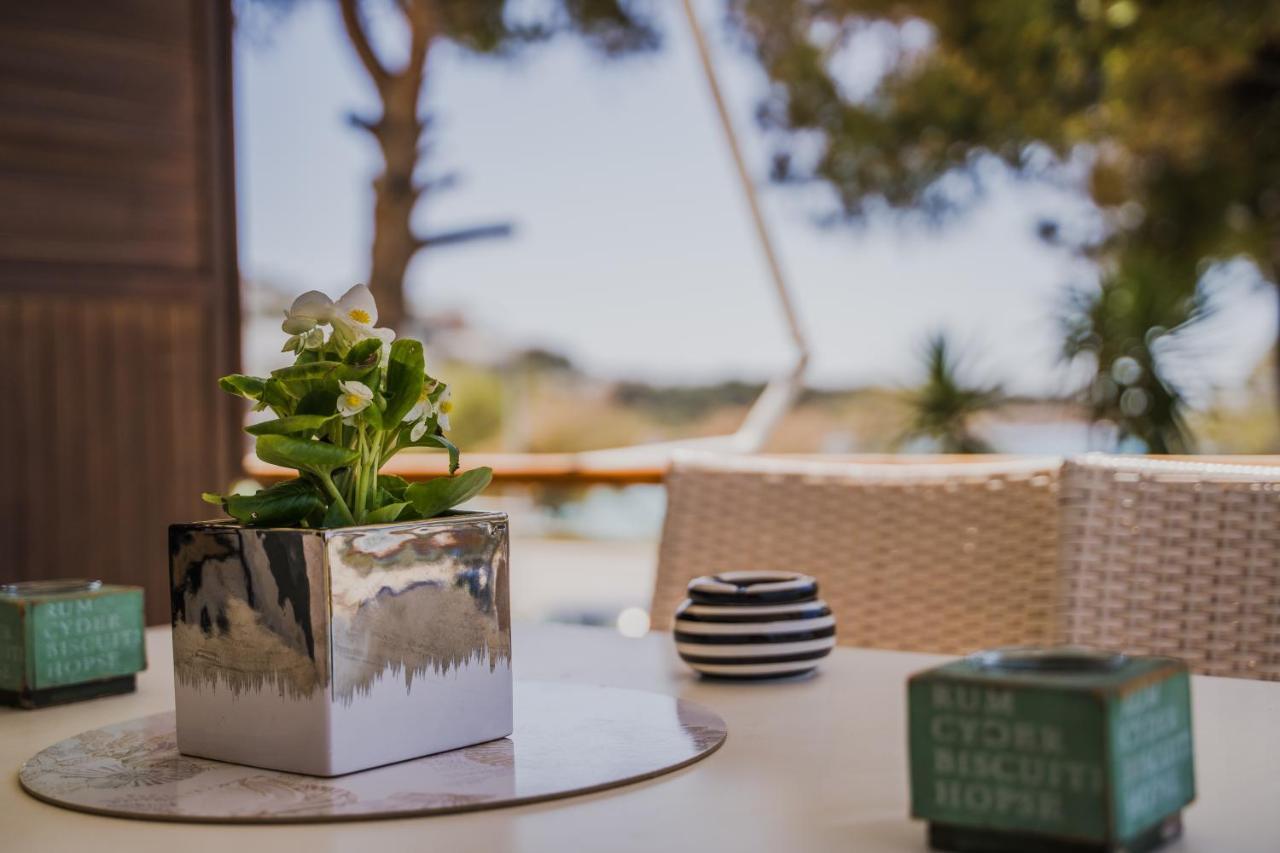 Green Apartment Ground Floor Feel Like Home Properties Saronida Экстерьер фото