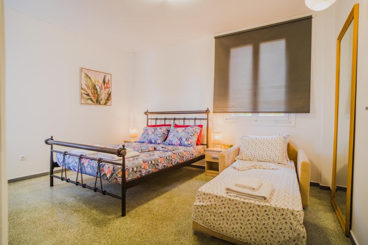 Green Apartment Ground Floor Feel Like Home Properties Saronida Экстерьер фото