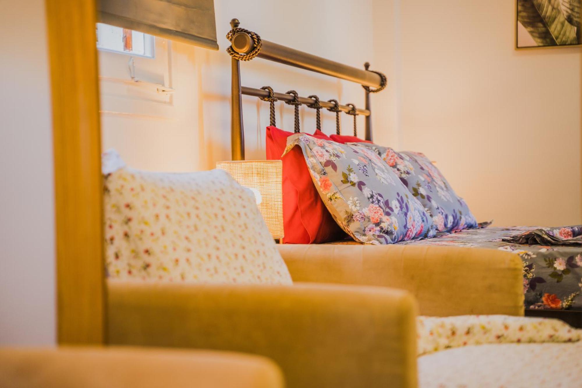 Green Apartment Ground Floor Feel Like Home Properties Saronida Экстерьер фото