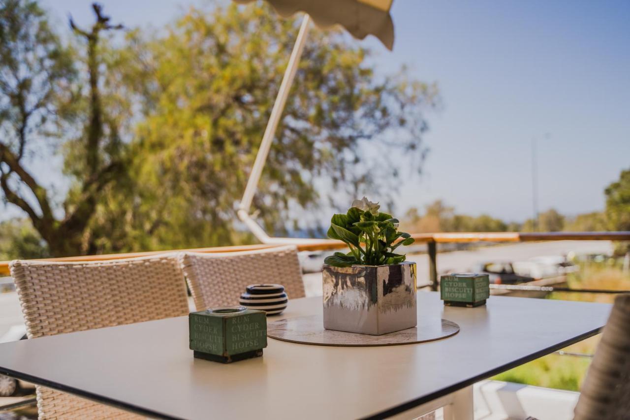 Green Apartment Ground Floor Feel Like Home Properties Saronida Экстерьер фото